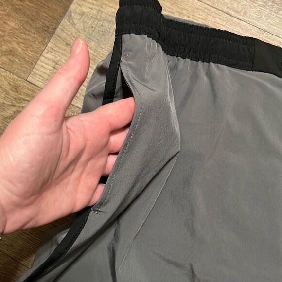 SONOMA Swim Trunks XL Gray Black Zip Pocket Drawstring Stretch Waistband Mesh - Picture 15 of 15